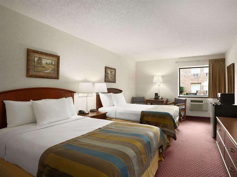 Days Inn By Wyndham Мидлтаун Экстерьер фото